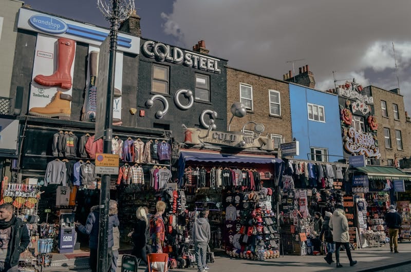 Magazine de modă pe Camden Market Londra