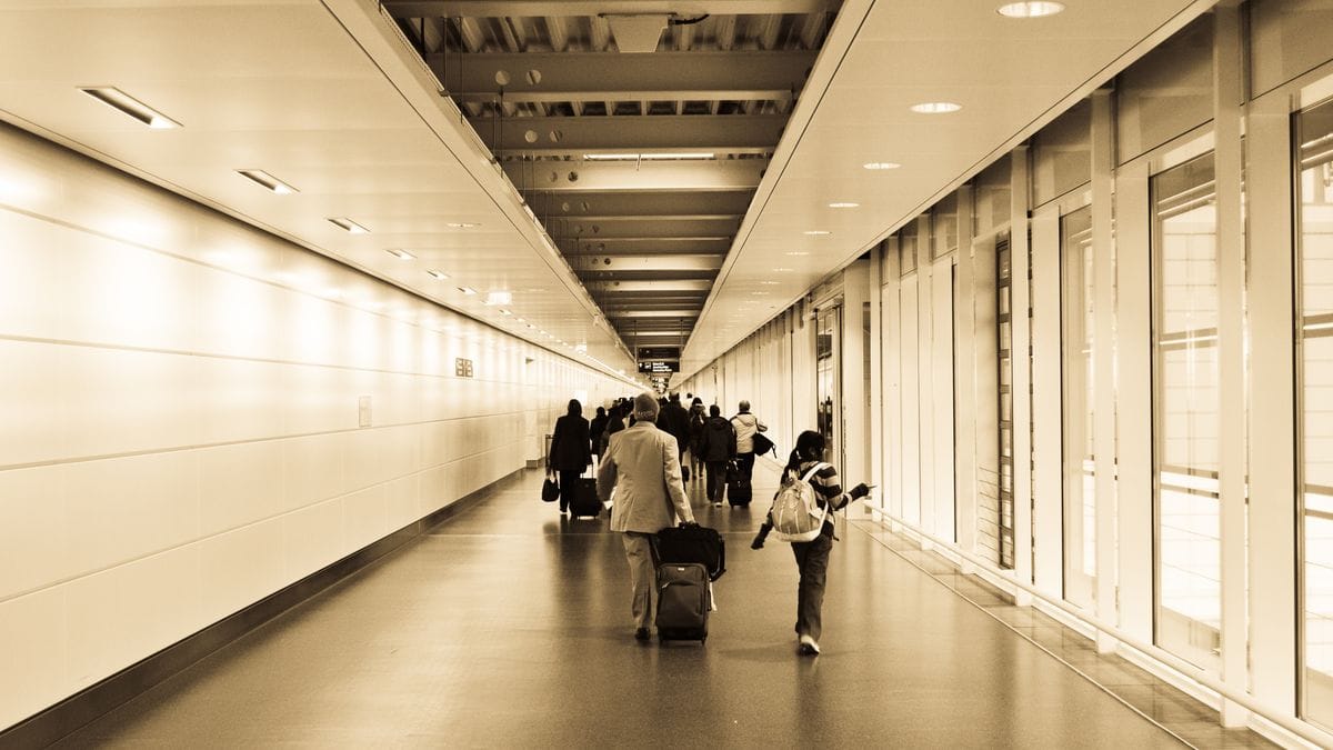 Călător în tranzit prin Londra cu pașaport